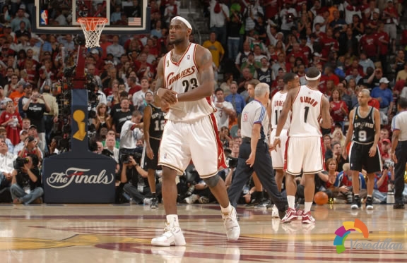 2005-2017年NBA总决赛经典战靴盘点图2