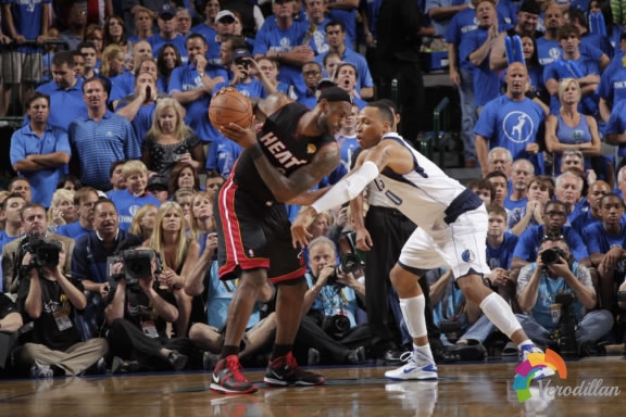 2005-2017年NBA总决赛经典战靴盘点图4