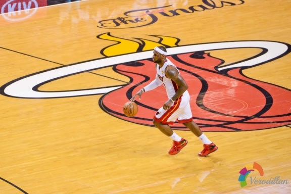 2005-2017年NBA总决赛经典战靴盘点图5