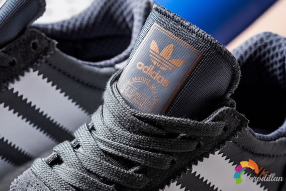 一脉相承的复古-Adidas Iniki Runner Boost简评图3