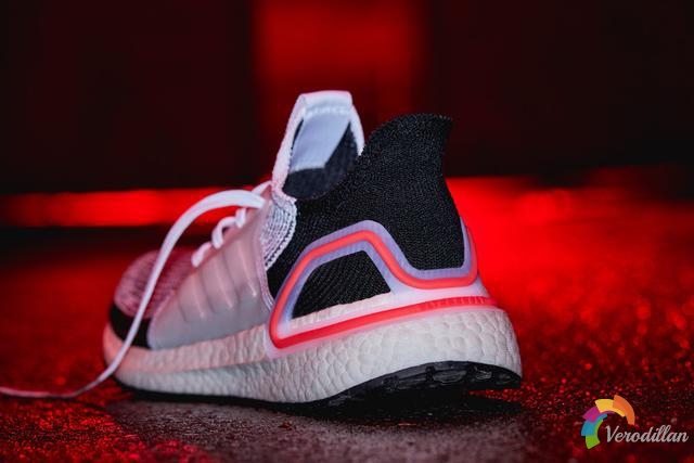 Laser Red限定款:阿迪达斯UltraBOOST 19跑鞋解读图2