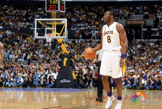 1999-2004年NBA总决赛经典战靴盘点图3