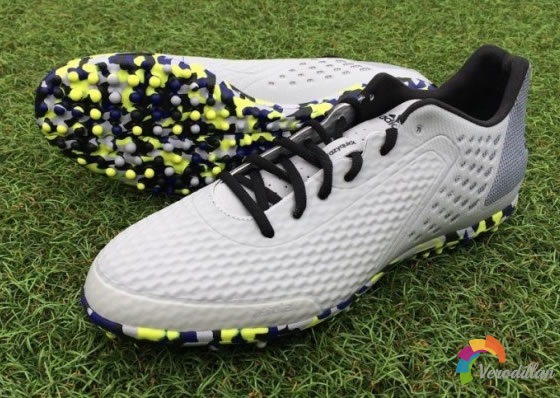 阿迪达斯FREEFOOTBALL CRAZYQUICK足球鞋发布