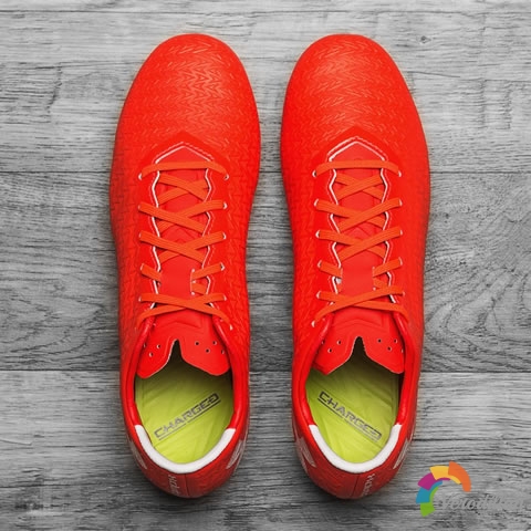 近观UA Clutchfit Force 3.0火热珊瑚红配色