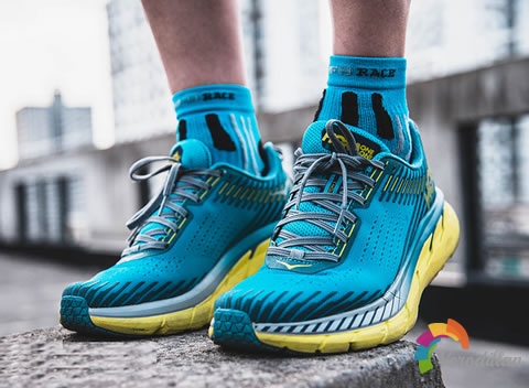 夜跑首选:HOKA ONE ONE Clifton 5试跑测评图2