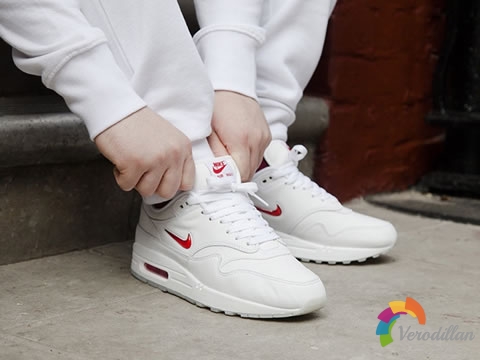 Nike Air Max 1 Jewel经典白红配色复刻回归