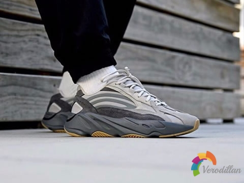 气质不俗:Yeezy 700 V2 Tephra火山灰配色