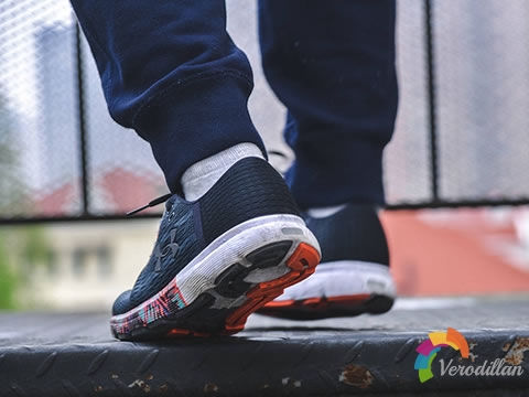 追求Speed:UA SpeedForm Velociti RE跑鞋測(cè)評(píng)圖4
