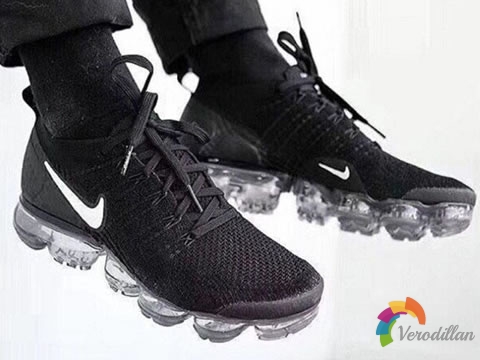 漫步云端:Nike AIR VAPORMAX FLYKNIT 2运动鞋图1